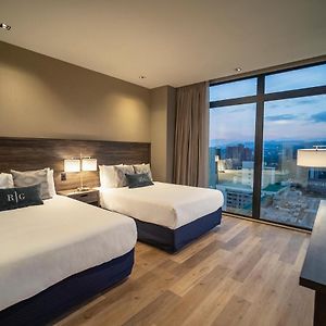 One-Bedroom Queen Room